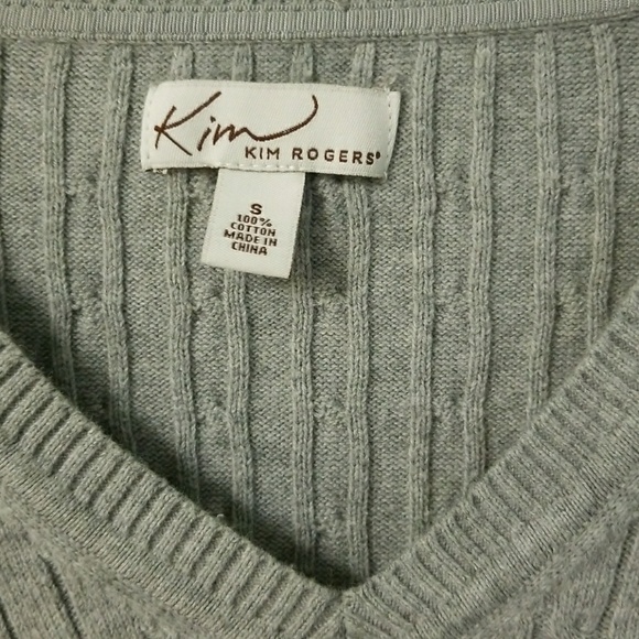 Nice sweater - Picture 3 of 4